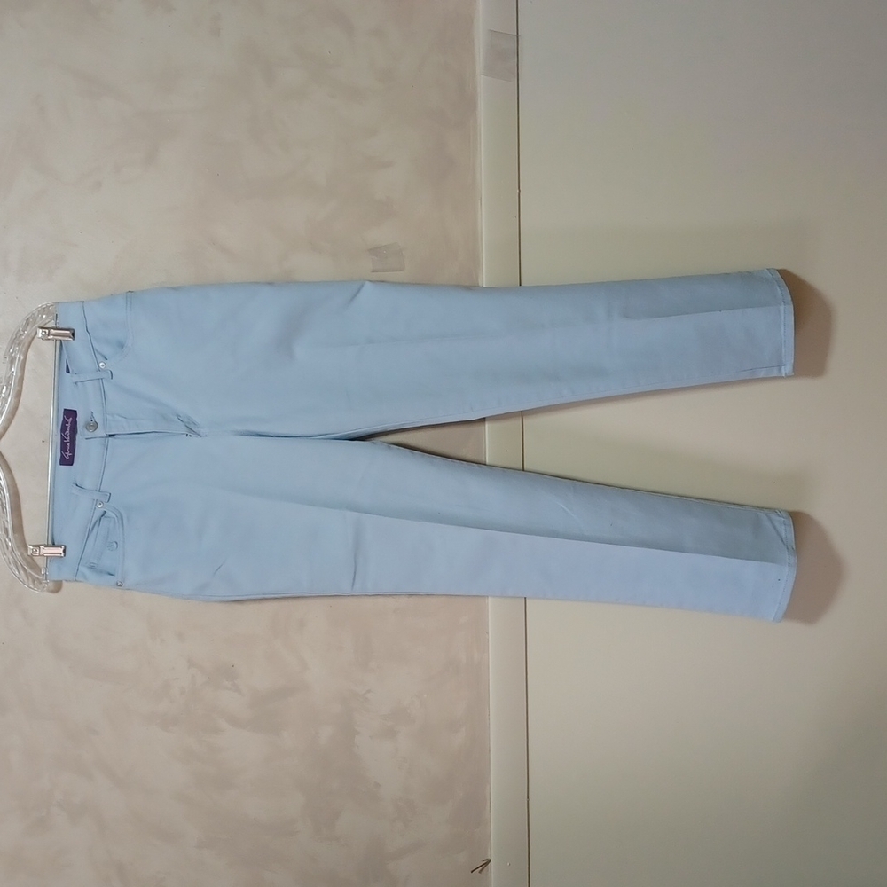 Gloria Vanderbilt Amanda Jeans size 6 in powder blue